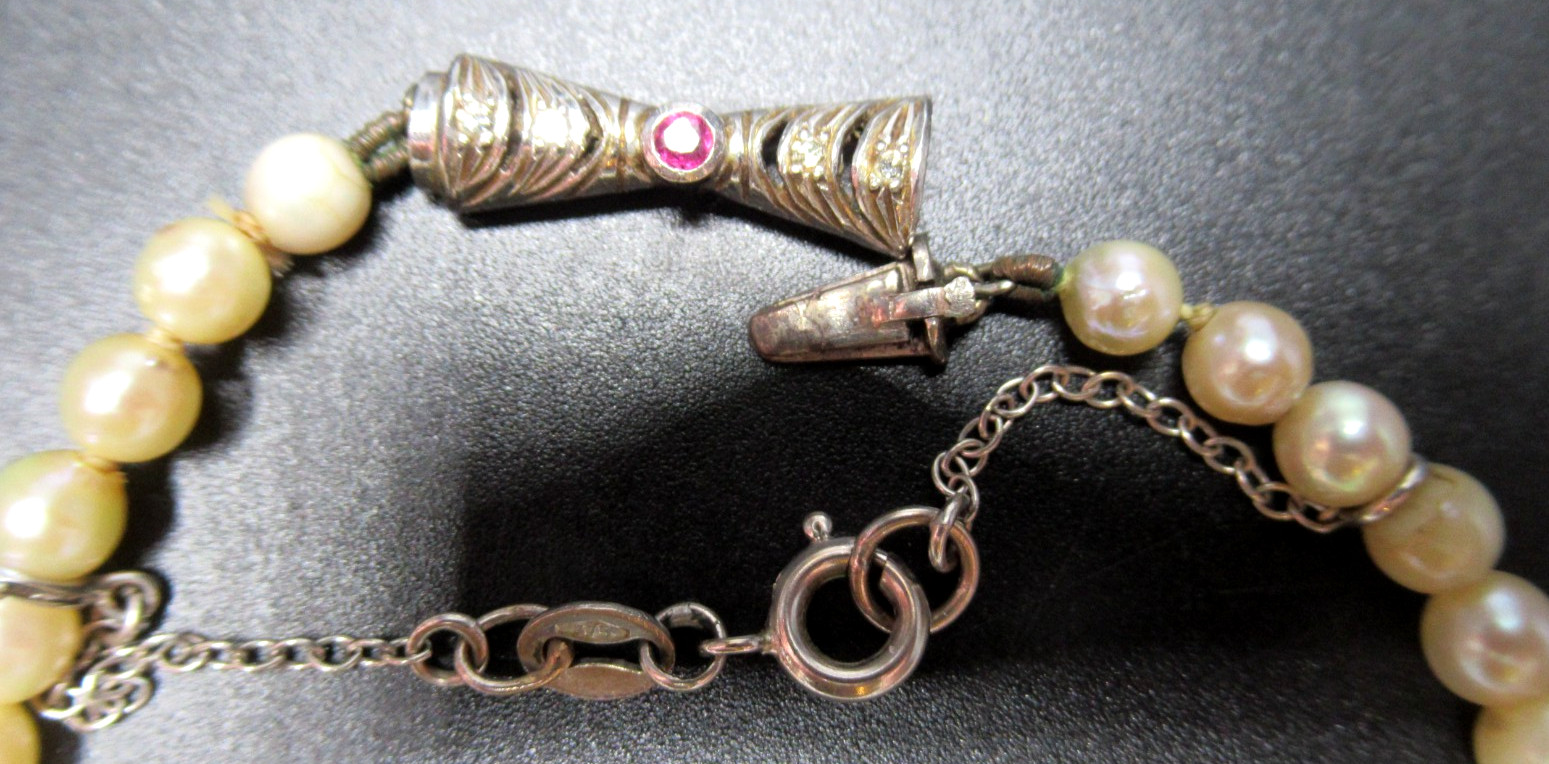 9K White Gold Genuine Pearl Gemstone Clasp Antique Necklace in Original Box!