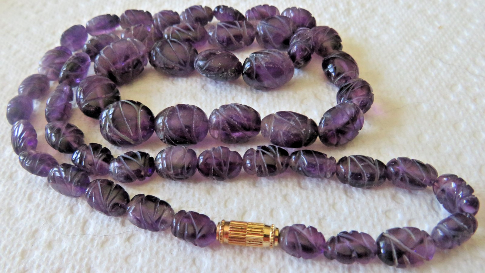 Carved Beaded Amethyst Necklace Screw Closure 25-26″ L Graduated