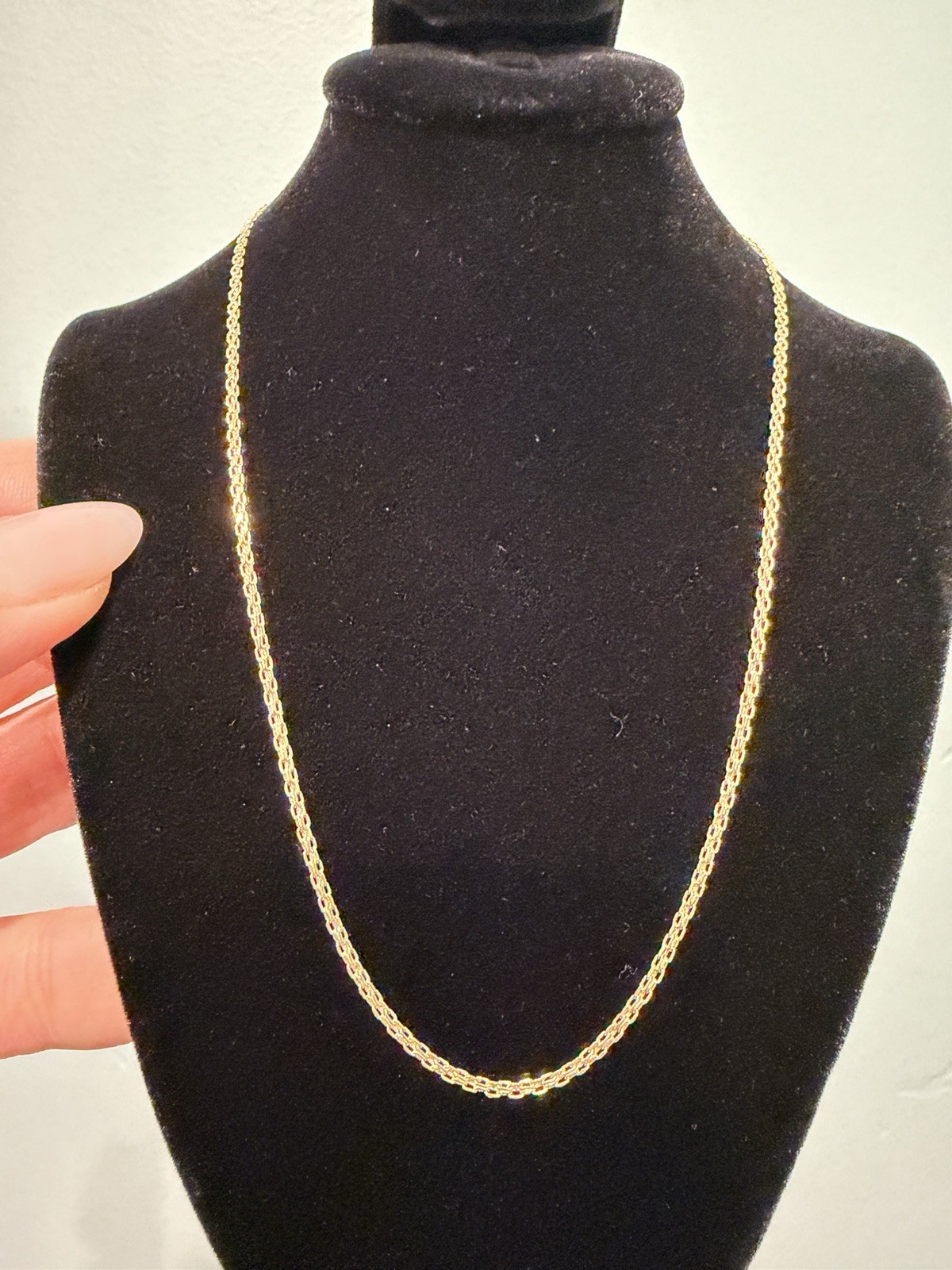 New Sparkling 10k Gold 22”, 1.6mm Bismark Link Chain