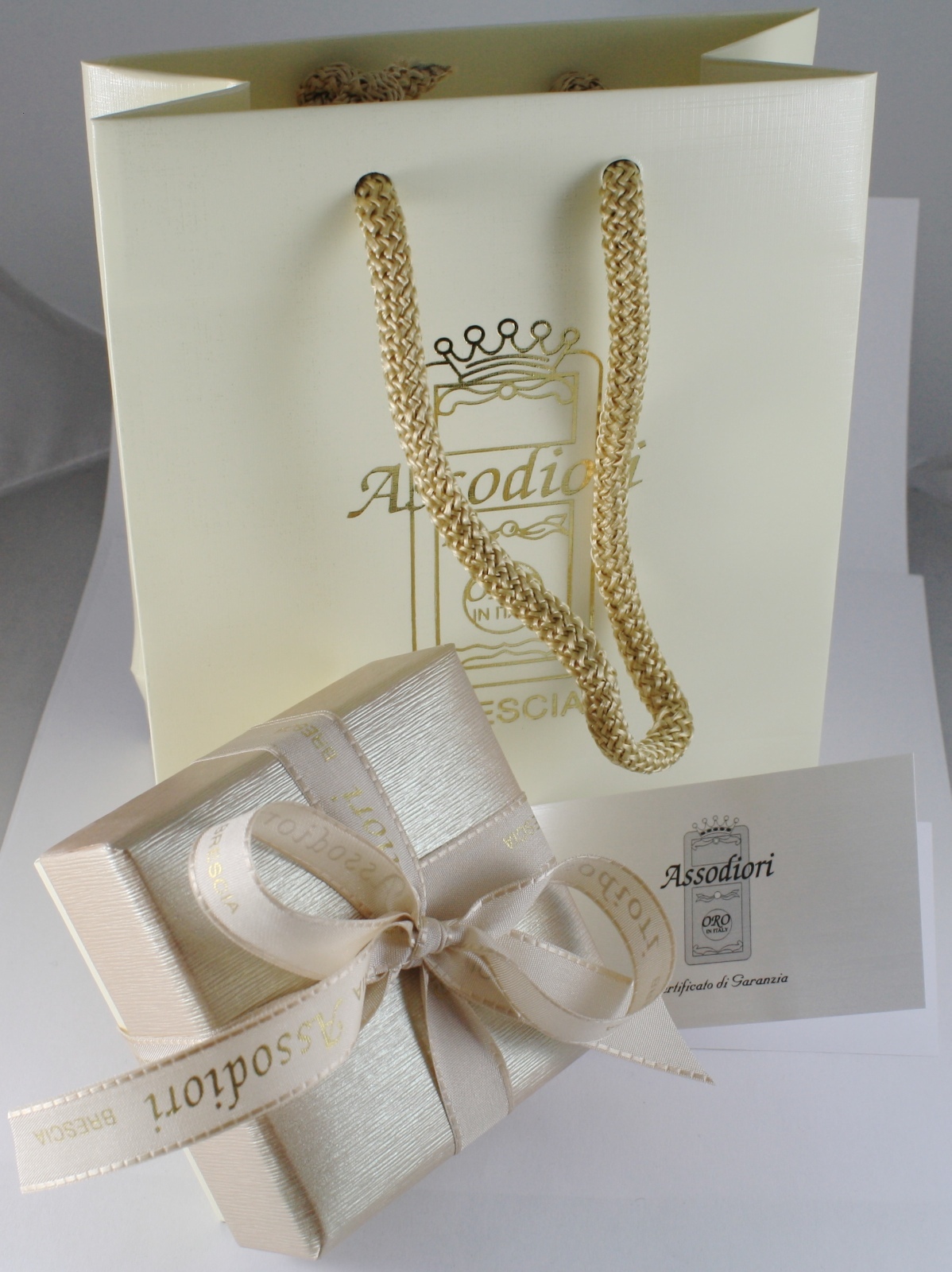 18K GOLD FIGARO CHAIN 2 MM WIDTH 23.6 LENGTH ALTERNATE NECKLACE MADE IN ITALY