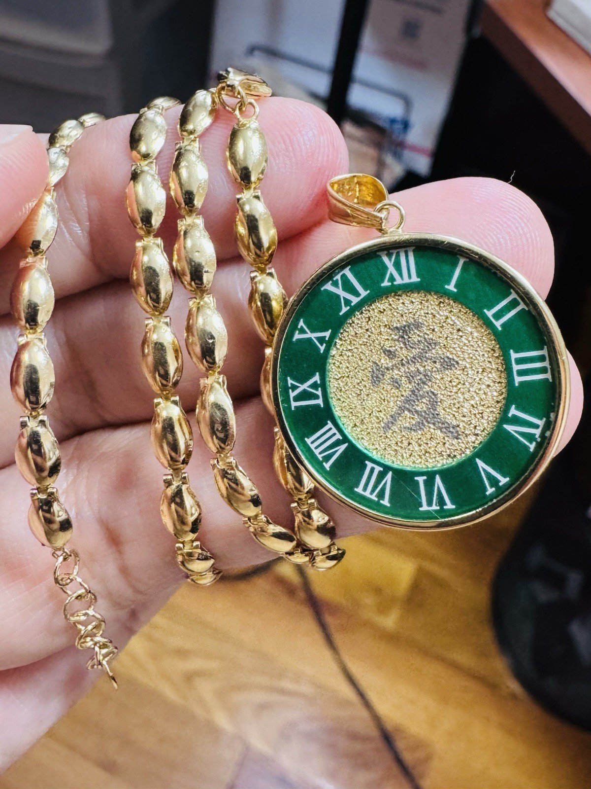 K18 Japan Gold Round Green Love Pendant W/ Necklace 17/17.5” Long 15g 4mm