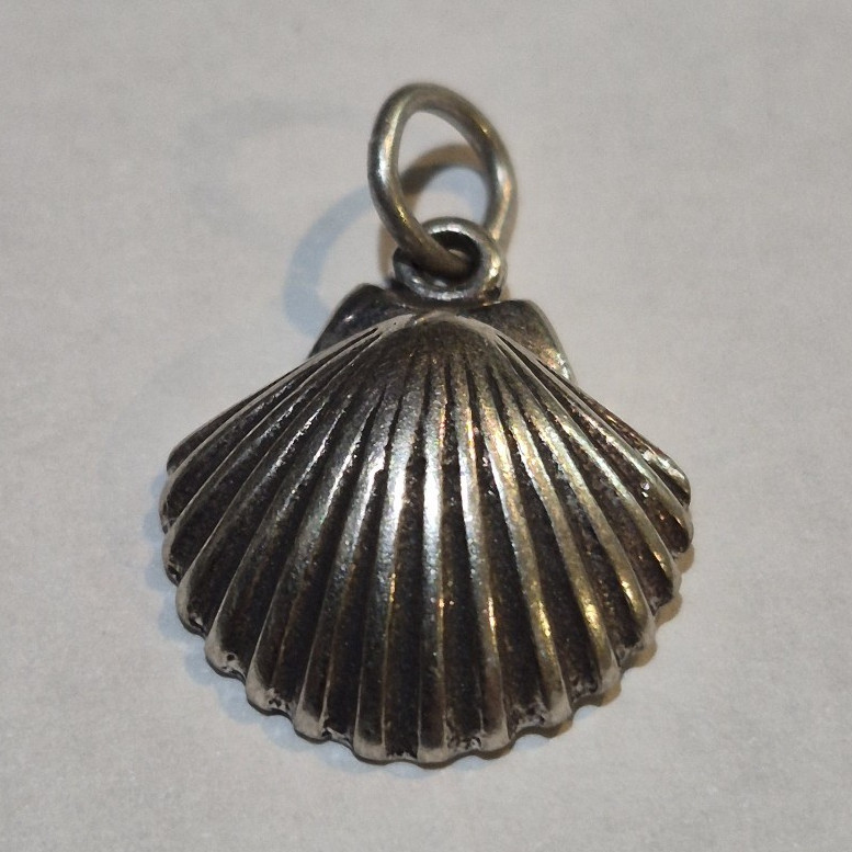 925 Sterling Silver Shell Charm Pendant w/Loop, 15.0 mm Beach Theme 1.5 Gram