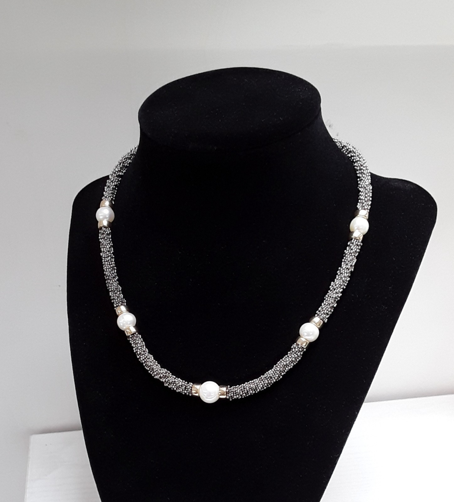 Elegant 16″ Sterling Silver Bead Necklace with Pearls and 14K Yellow Gold