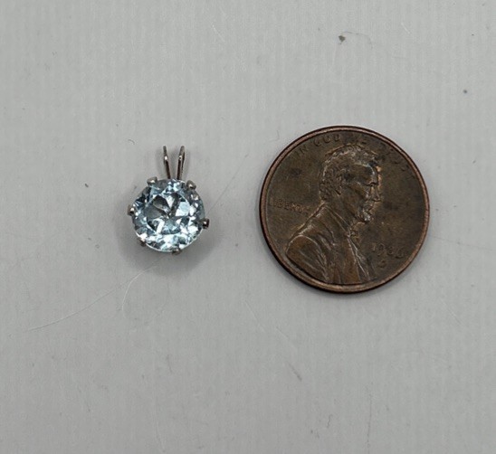 LG Round 1ct Sky Blue Topaz Pendant Set In 10k Gold 6 Prong Set 6mm; 4.25g Total