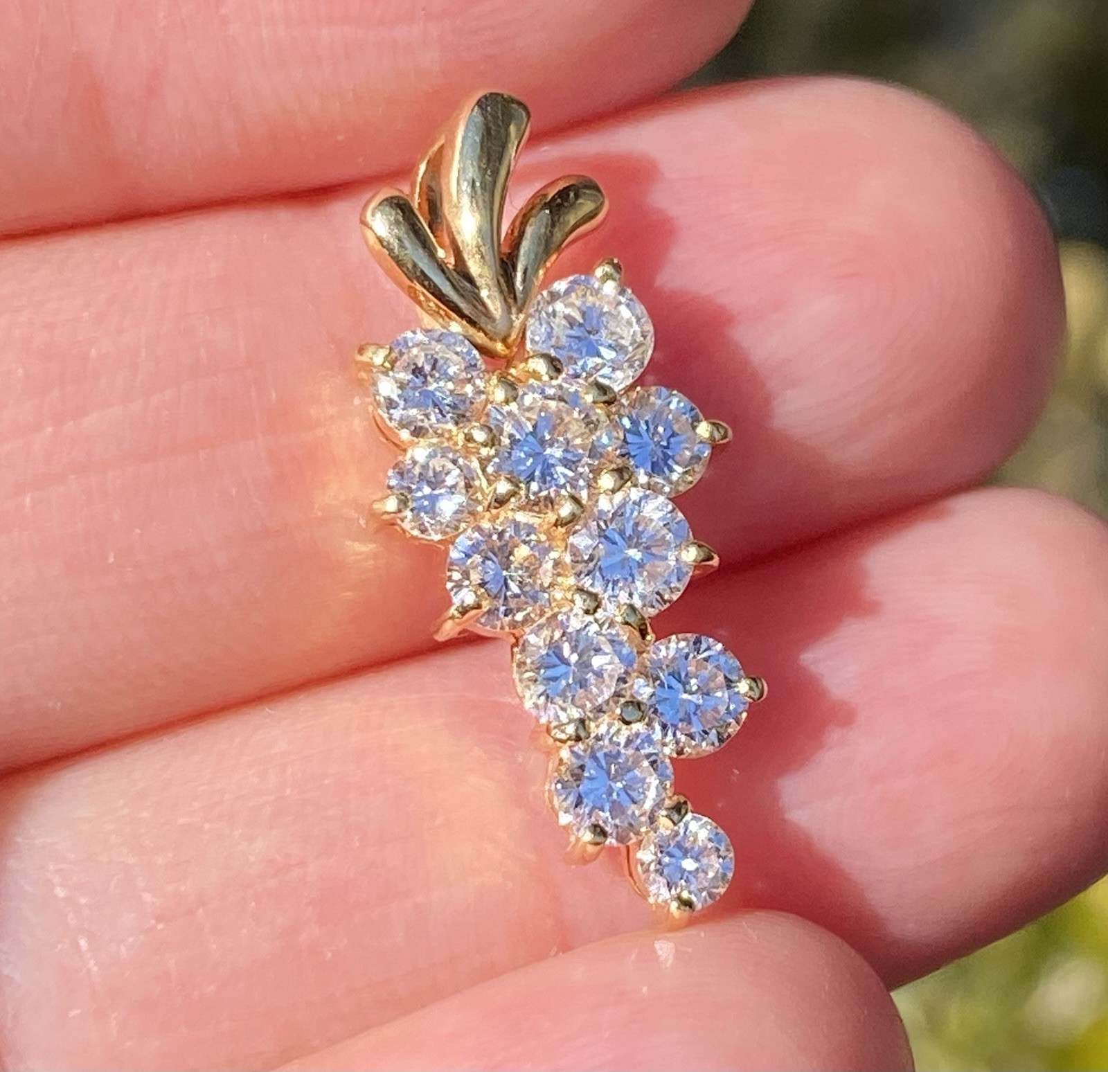 Stunning 18K Yellow Gold 1.50CTW 100% Natural Quality Diamond Pendant