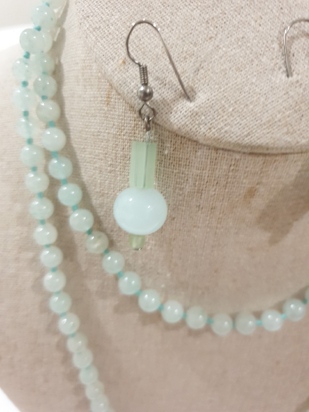 Vtg Hand Knotted Jade Necklace Jewelry Sea Green Beads & Dangling Earrings