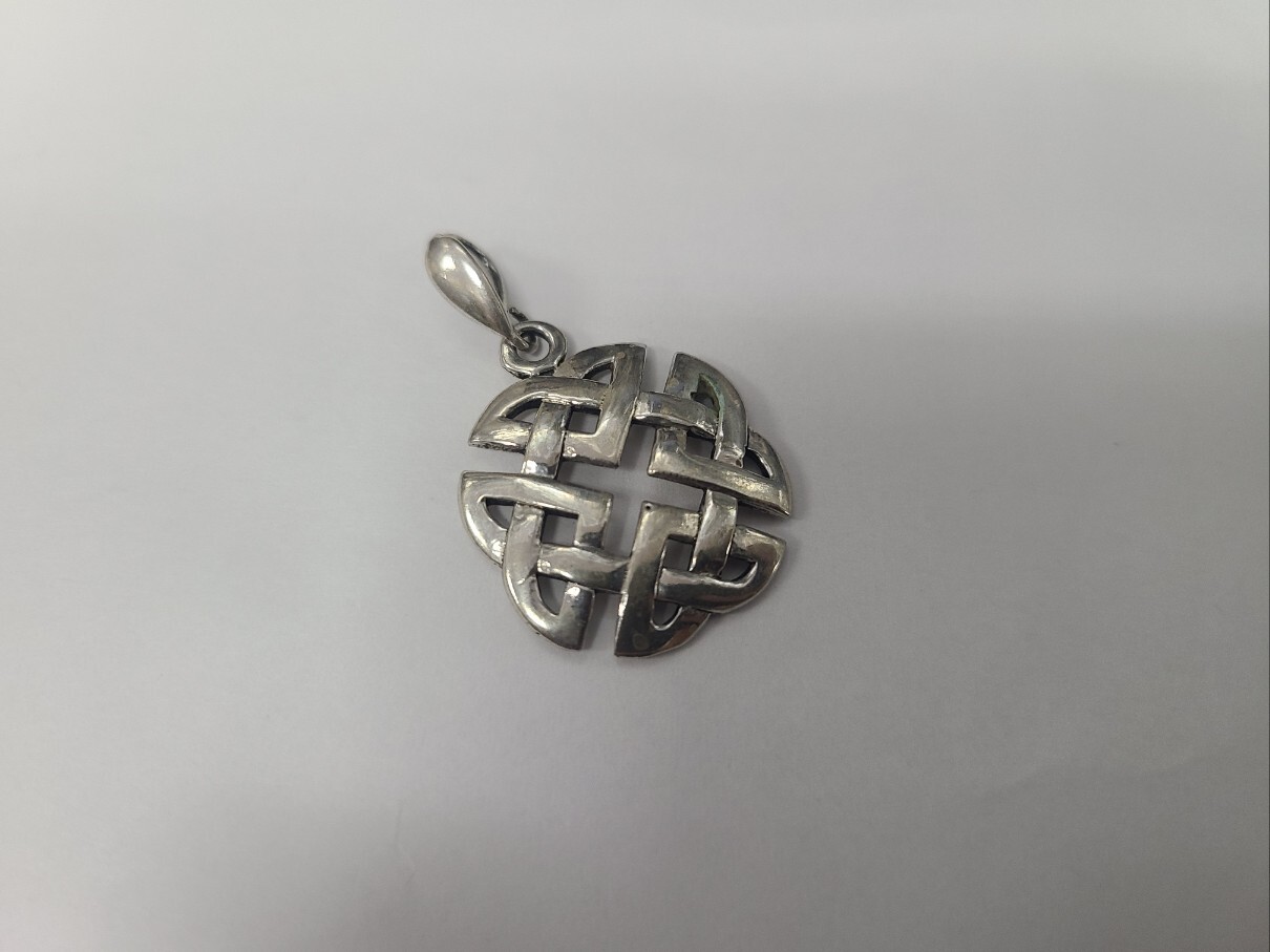 925 Sterling Silver Large Round Celtic Shield Knot Pendant 1 (25mm) Inch Tall