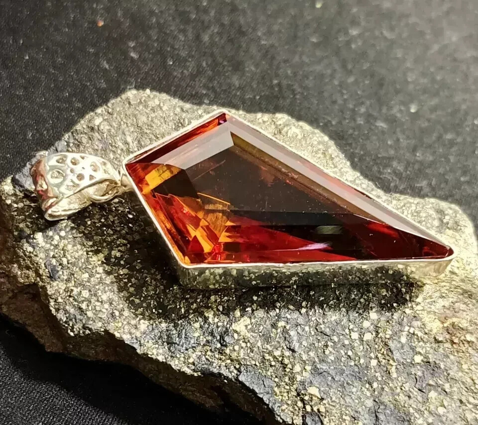 80 CT+ Certified Fancy Cut Natural Zultanite 7 Color Pendant 925 Silver Jewelry