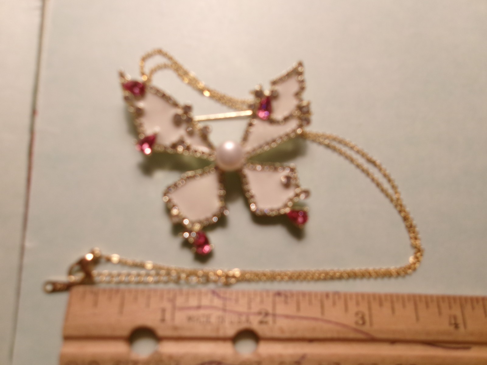 PEARL BUTTERFL Y NECKLACE N PIN GOLD,