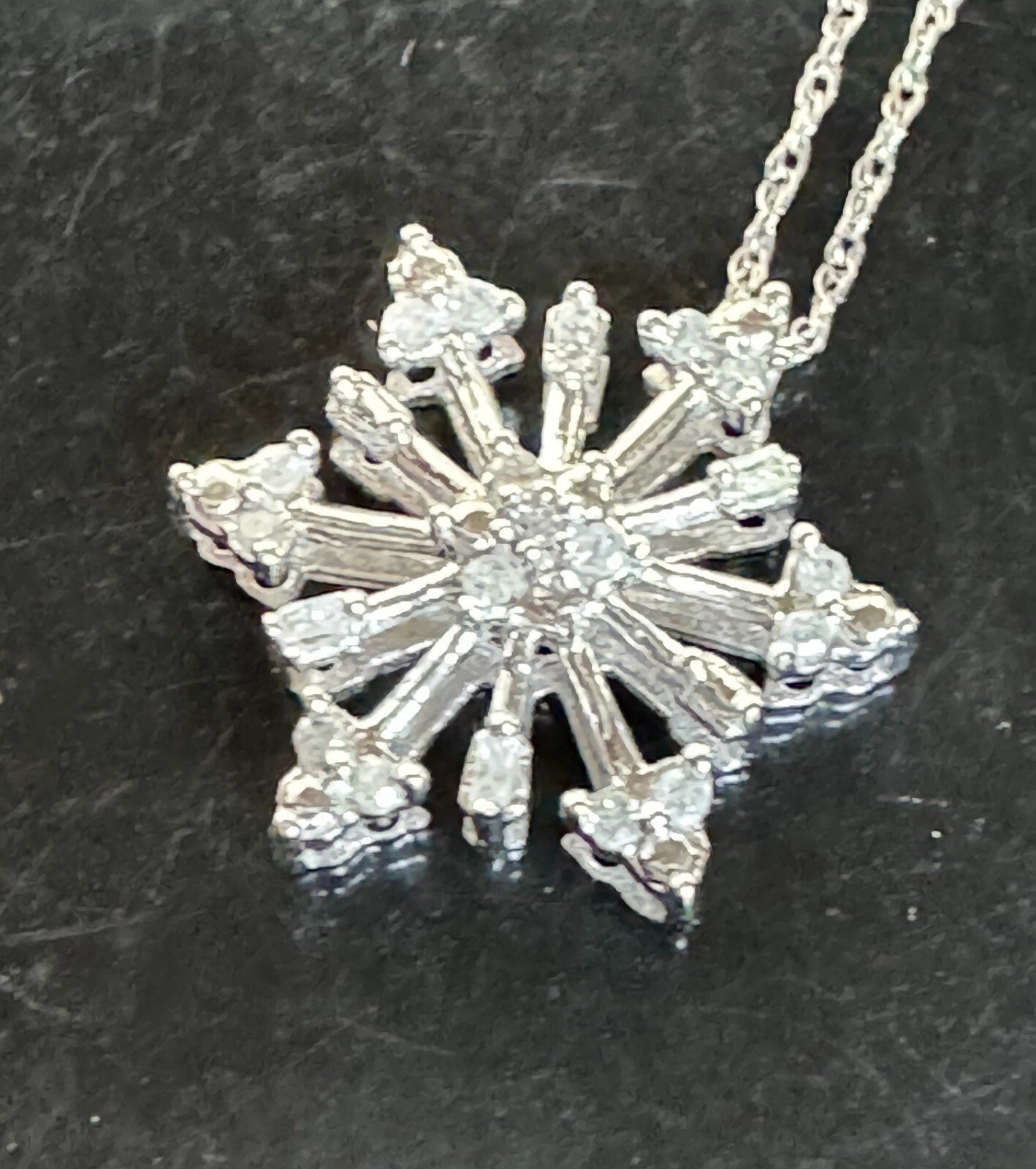 WHITE GOLD AND COLORLESS SAPPHIRE SNOWFLAKE PENDANT NECKLACE
