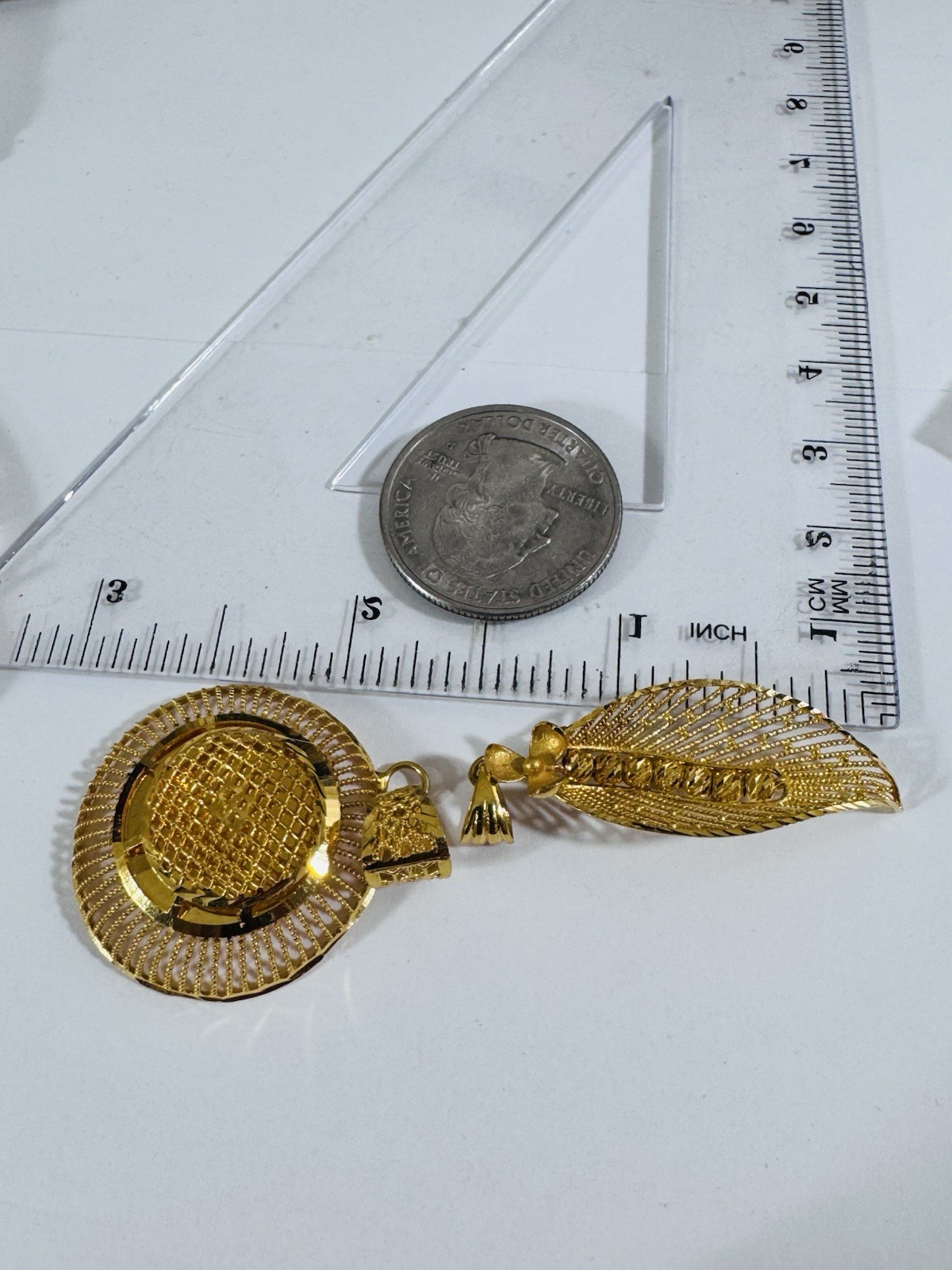 22K 916 22C Real Gold Two Set of Pendant 1 x Left Flower & 1x Round 8g