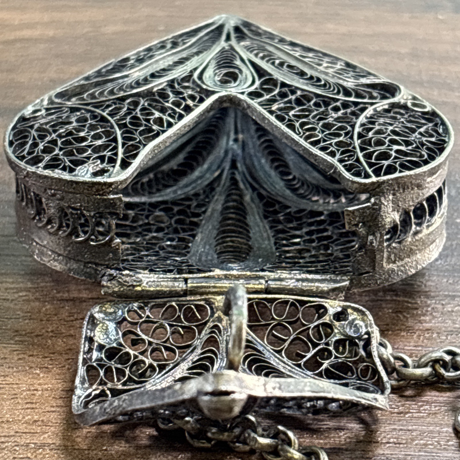 Hand Crafted Silver Filigree Hinged Heart Shape Pendant Locket Box 1.5″ x 1.5″