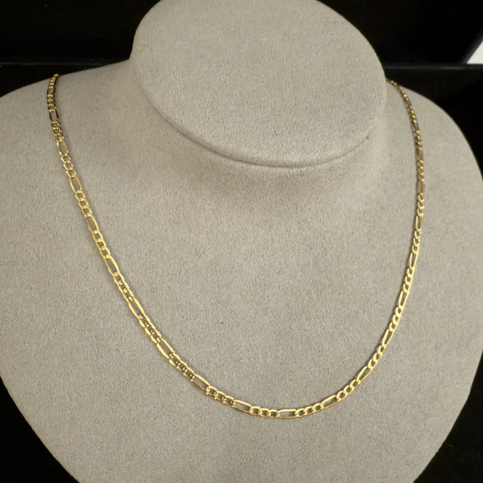 Beautiful 14k Gold Figaro Chain 20in, 2.6mm~ NEW
