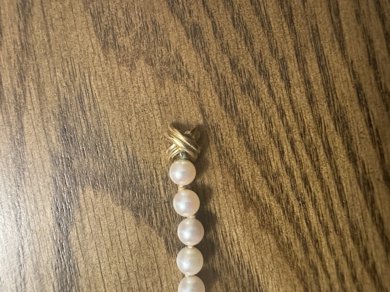 – Tiffany &CO 18 Inch pearl Necklace with signature Tiffany 18K gold clasp