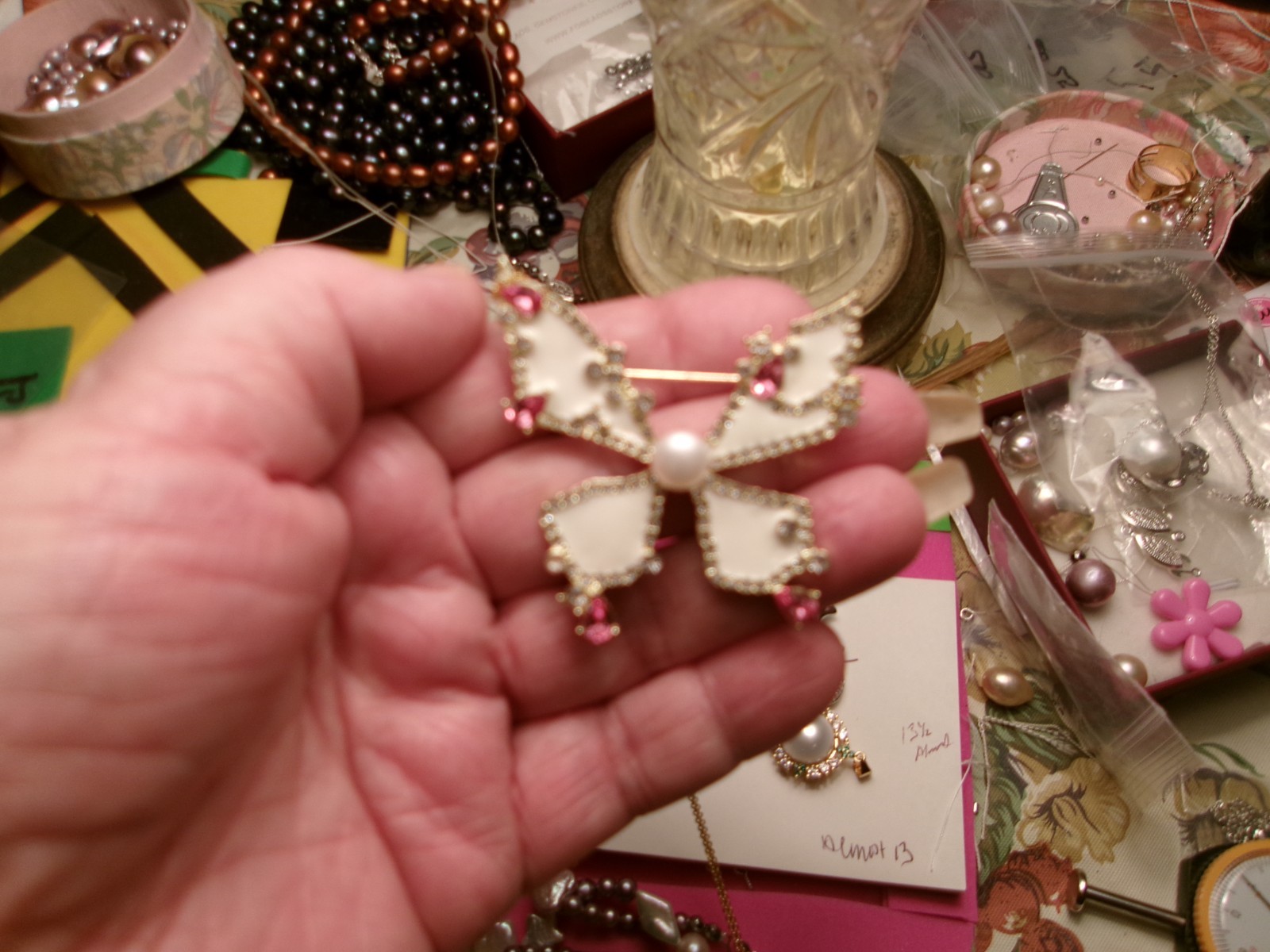 PEARL BUTTERFL Y NECKLACE N PIN GOLD,