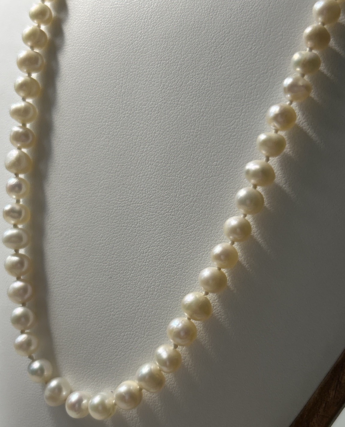 W Lind Cultured Pearl Necklace 19.5” Hand Knotted 7-8mm 14k GE 80s Vintage 19g