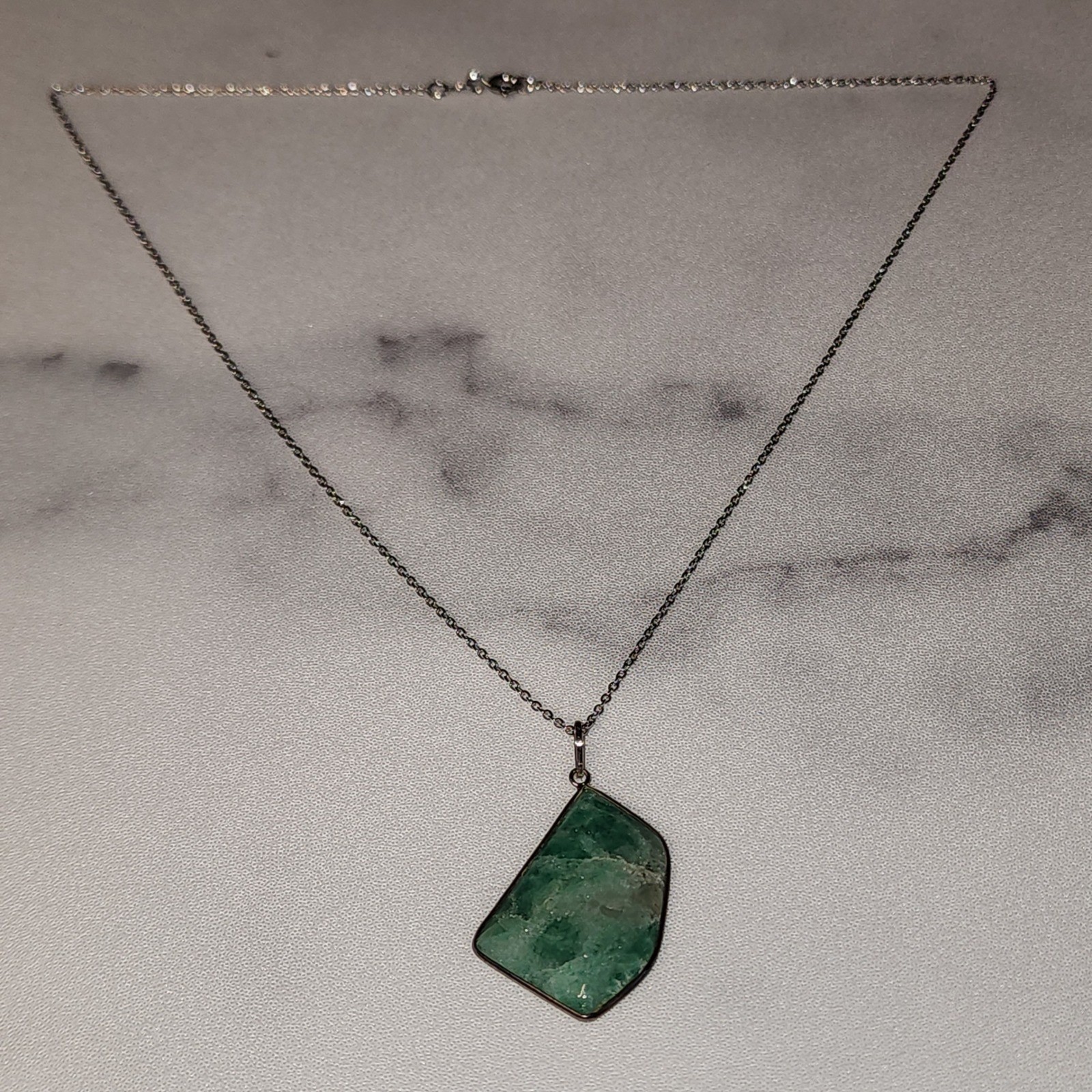 Sterling Silver 925 Green Stone Pendant Necklace Freeform Natural Gem Indonesia