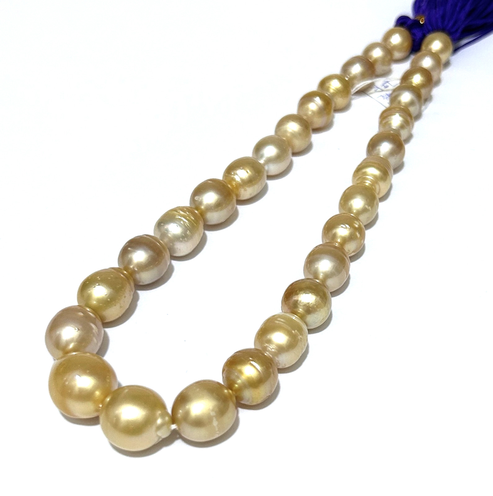 Necklace 11 – 18mm 29 pcs Australia South Sea Natural Gold Over Pearl 16″ Strand