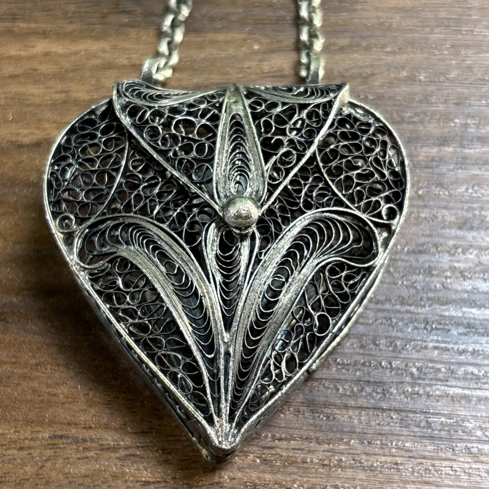 Hand Crafted Silver Filigree Hinged Heart Shape Pendant Locket Box 1.5″ x 1.5″