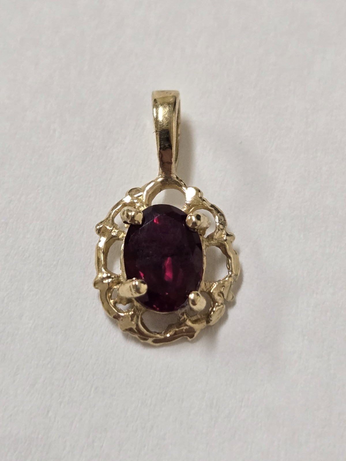 Red Garnet Stone Pendent 14k Yellow Gold Oval Shape For Children And Adults