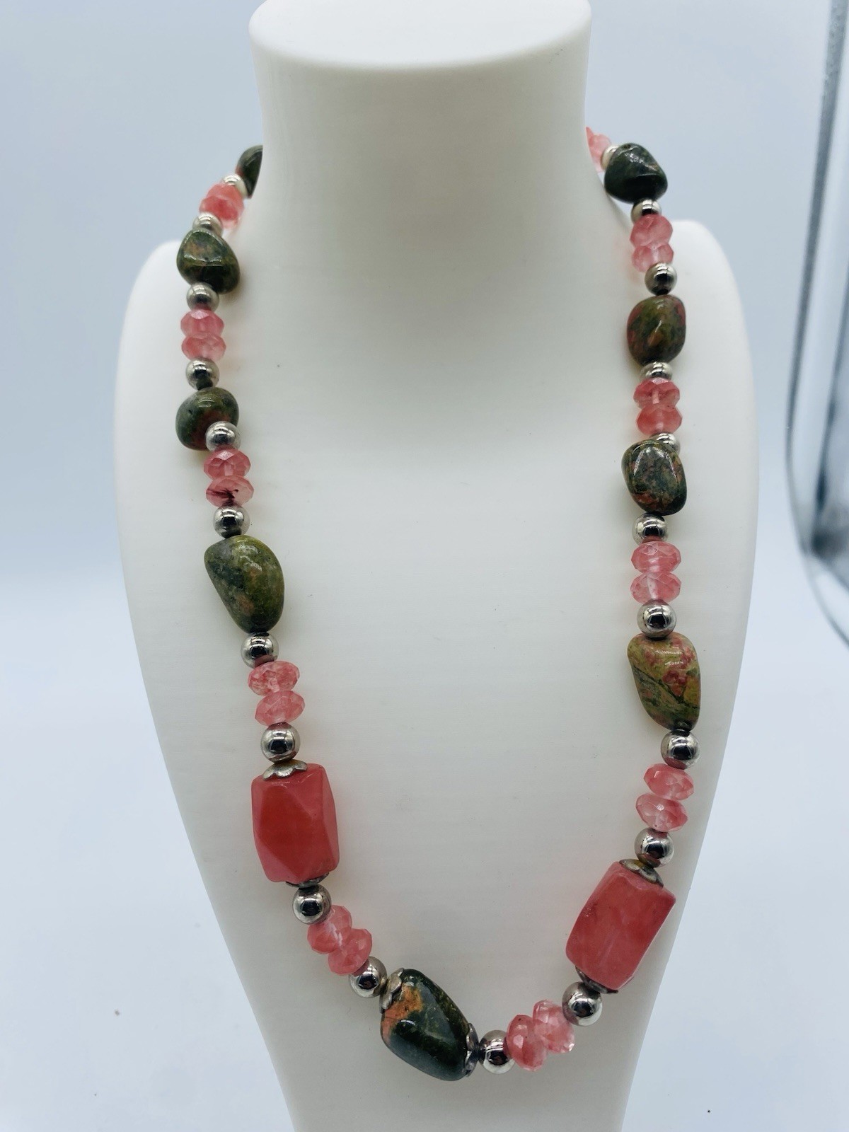 Unbranded Unakite And Cherry Quartz Necklace 18 Inch Necklace 53.41