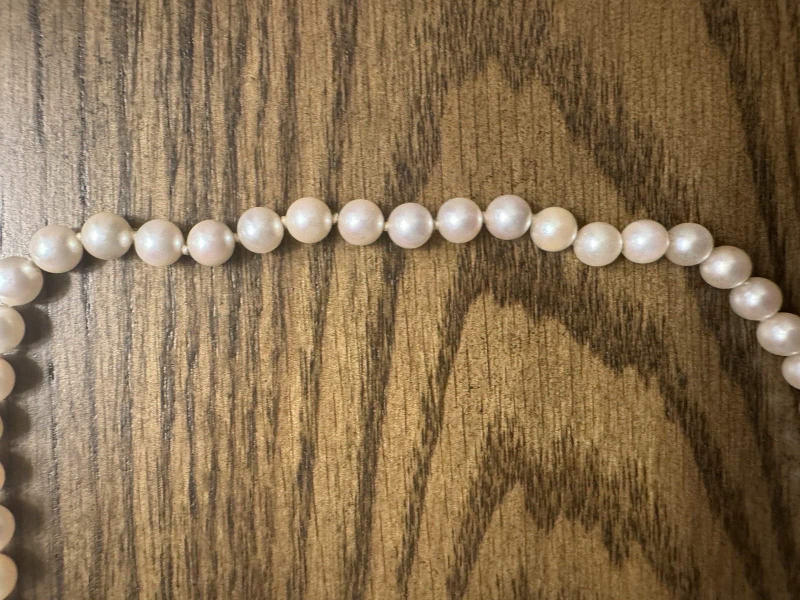 – Tiffany &CO 18 Inch pearl Necklace with signature Tiffany 18K gold clasp