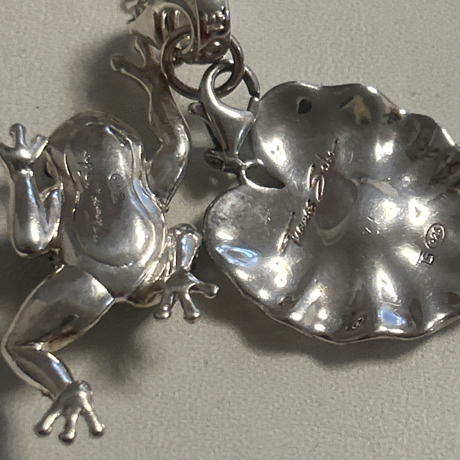 Genuine Thomas Sabo Sparkling Frog & Lrg Waterlily Leaf Pendants & TS 70cm Chain