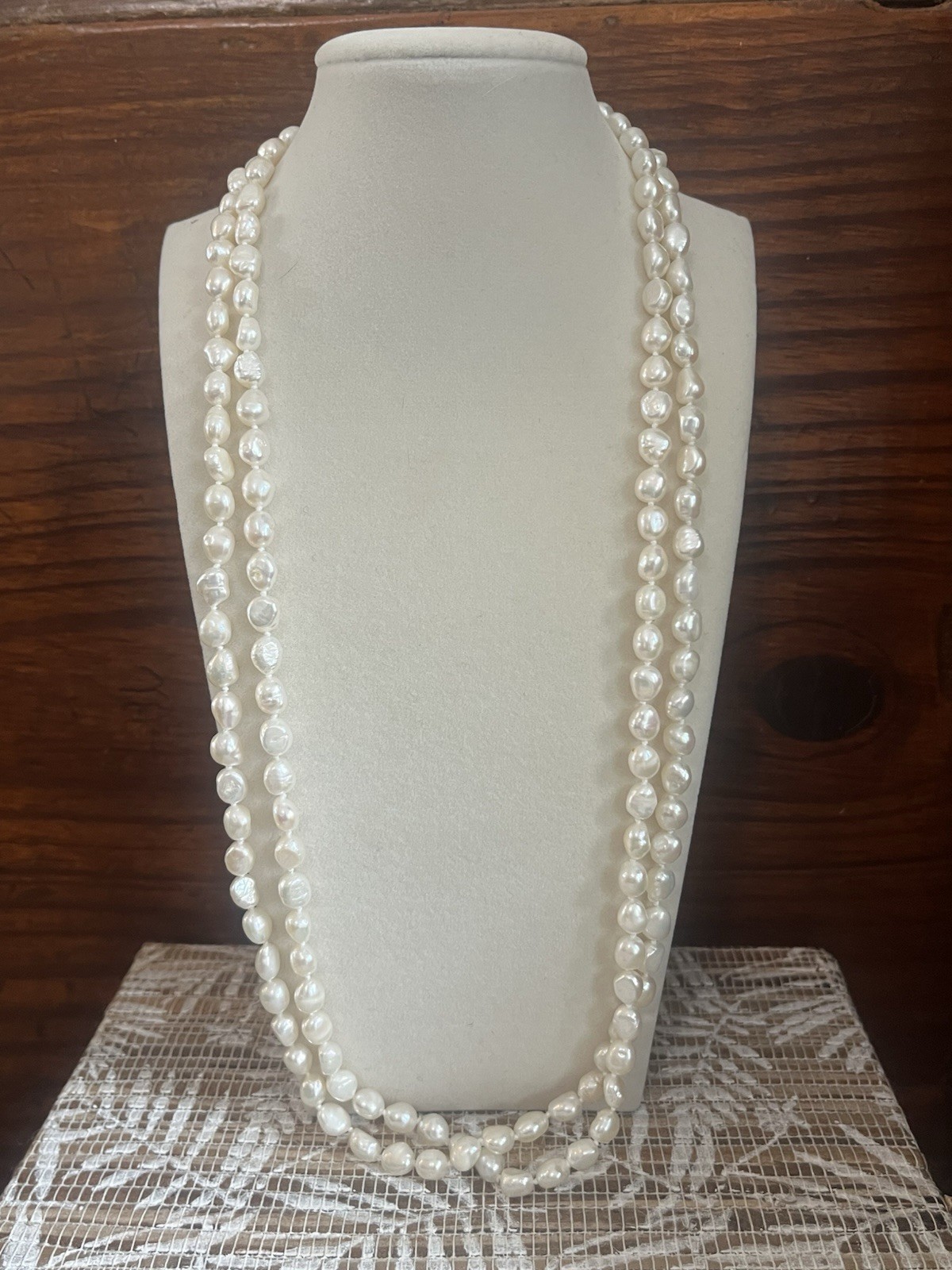 Cultured pearl necklace, 48″, 4x6mm, Pearls White Very Good Luster