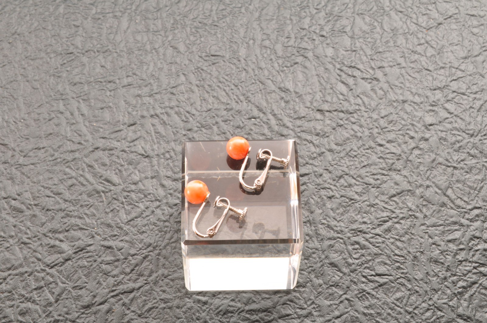 Vintage Salmon pink coral Necklace and ear clip set (17.3in 152ct) Certificate