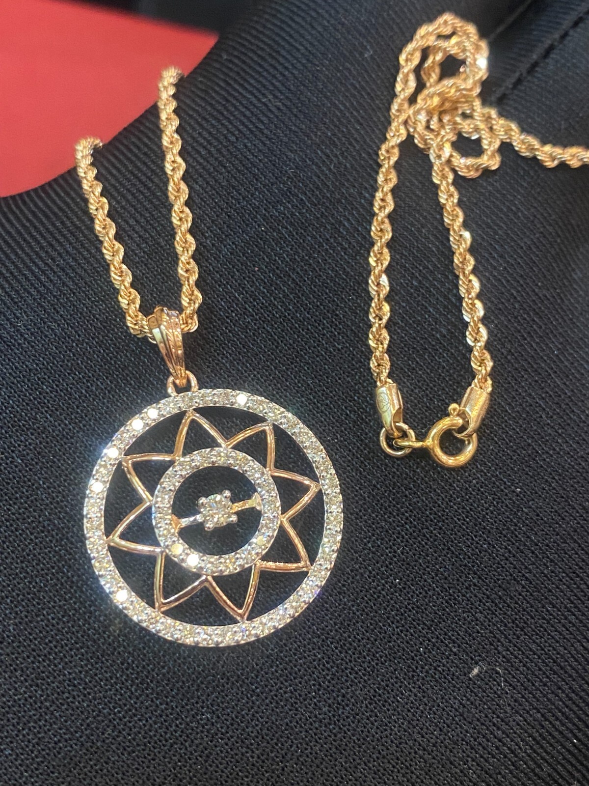 1.22 Cts Round Brilliant Cut Diamonds Medallion Rope Chain Necklace In 14K Gold