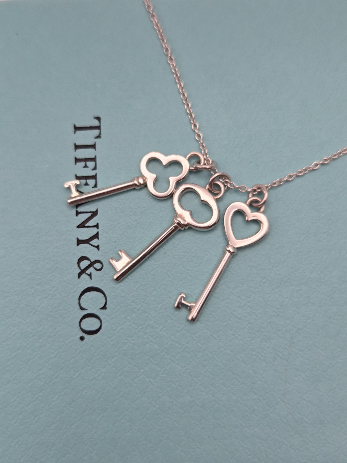Vintage Tiffany & Co. 3 Key Pendant on 16″ Necklace in Sterling Silver Box Pouch