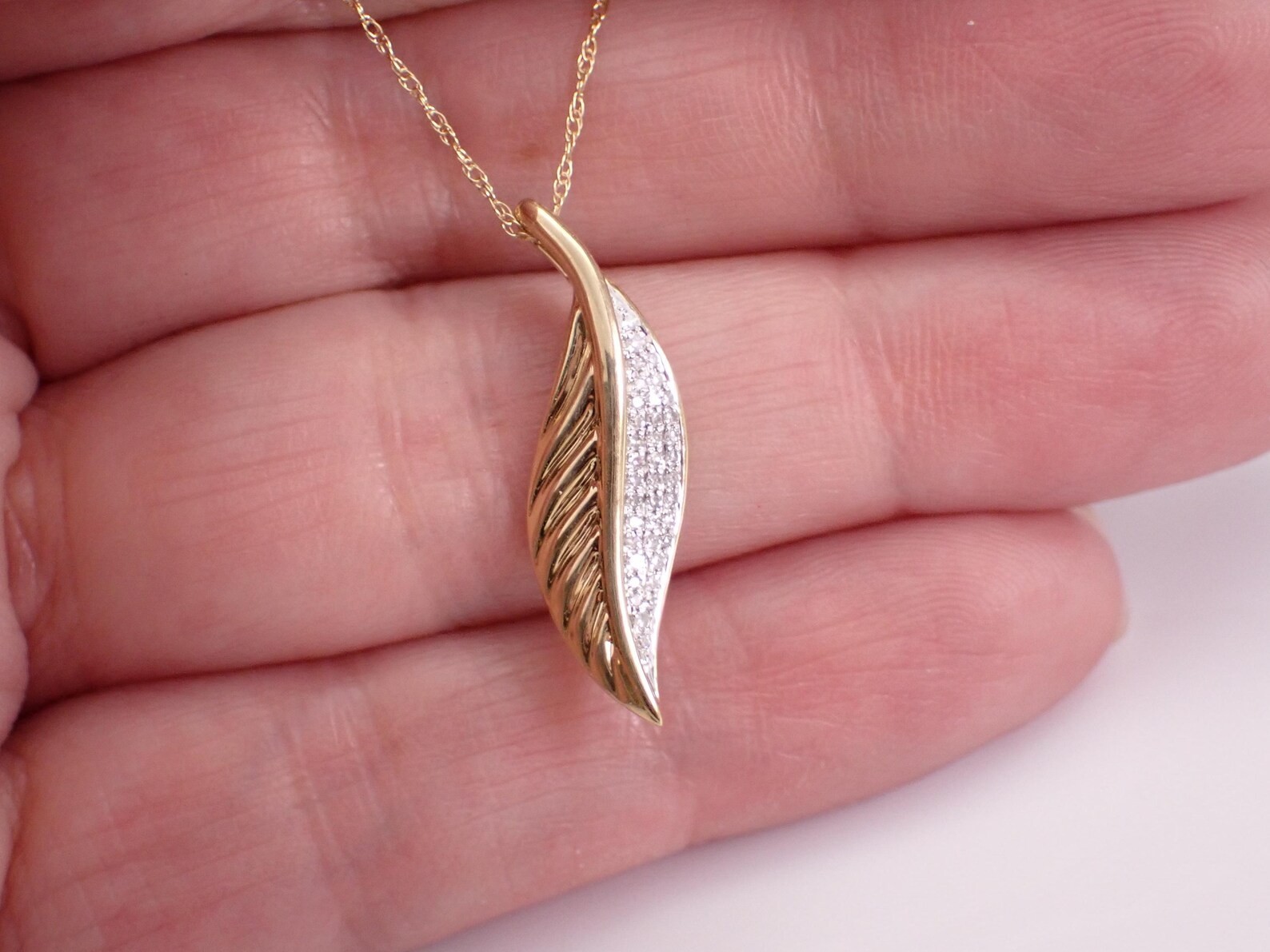 0.40 Ct Round Moissanite Feather Shape Pendant Necklace 14K Yellow Gold Plated