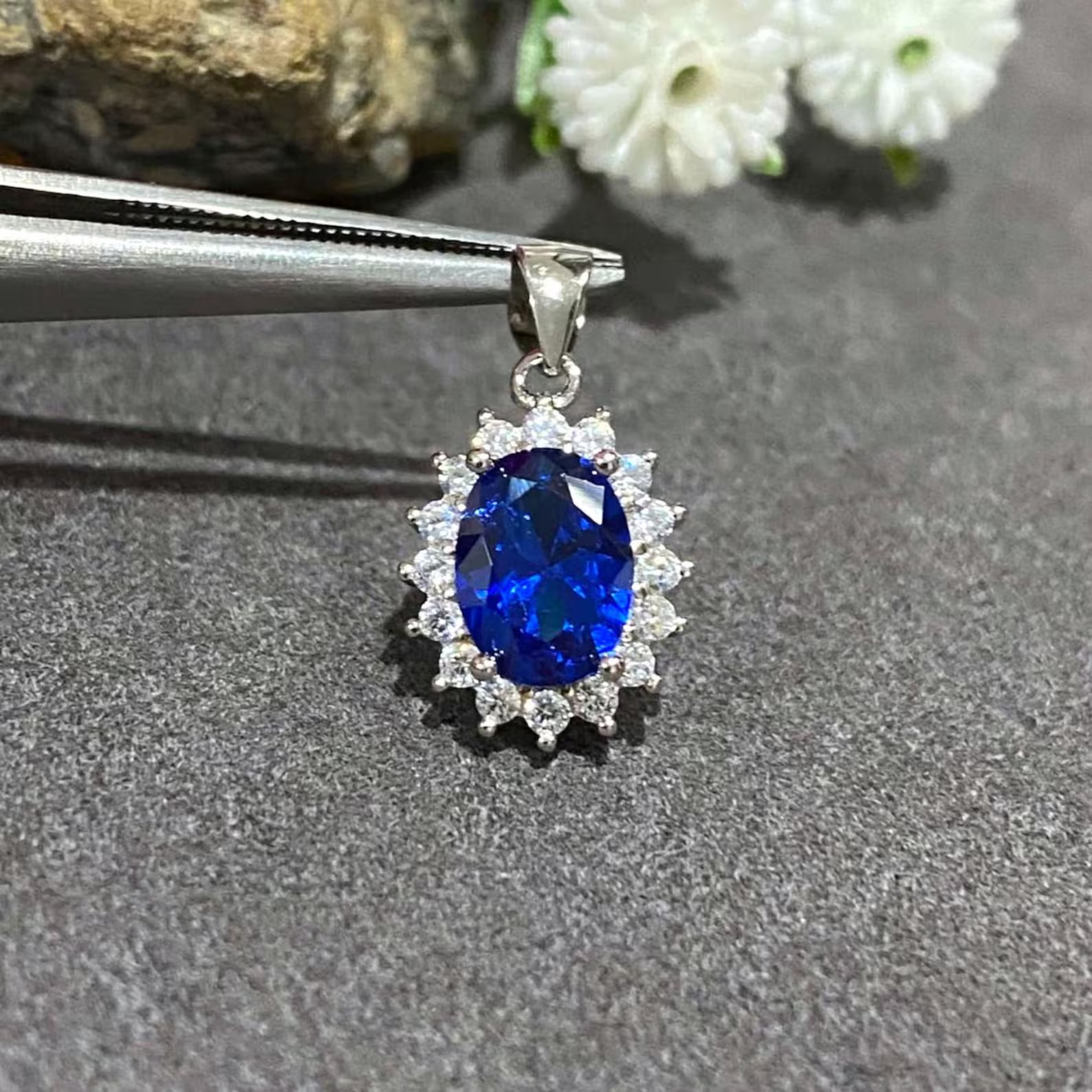 4.50 Ct Oval Cut Natural Sapphire Diamond Gorgeous Pendant 14K White Gold