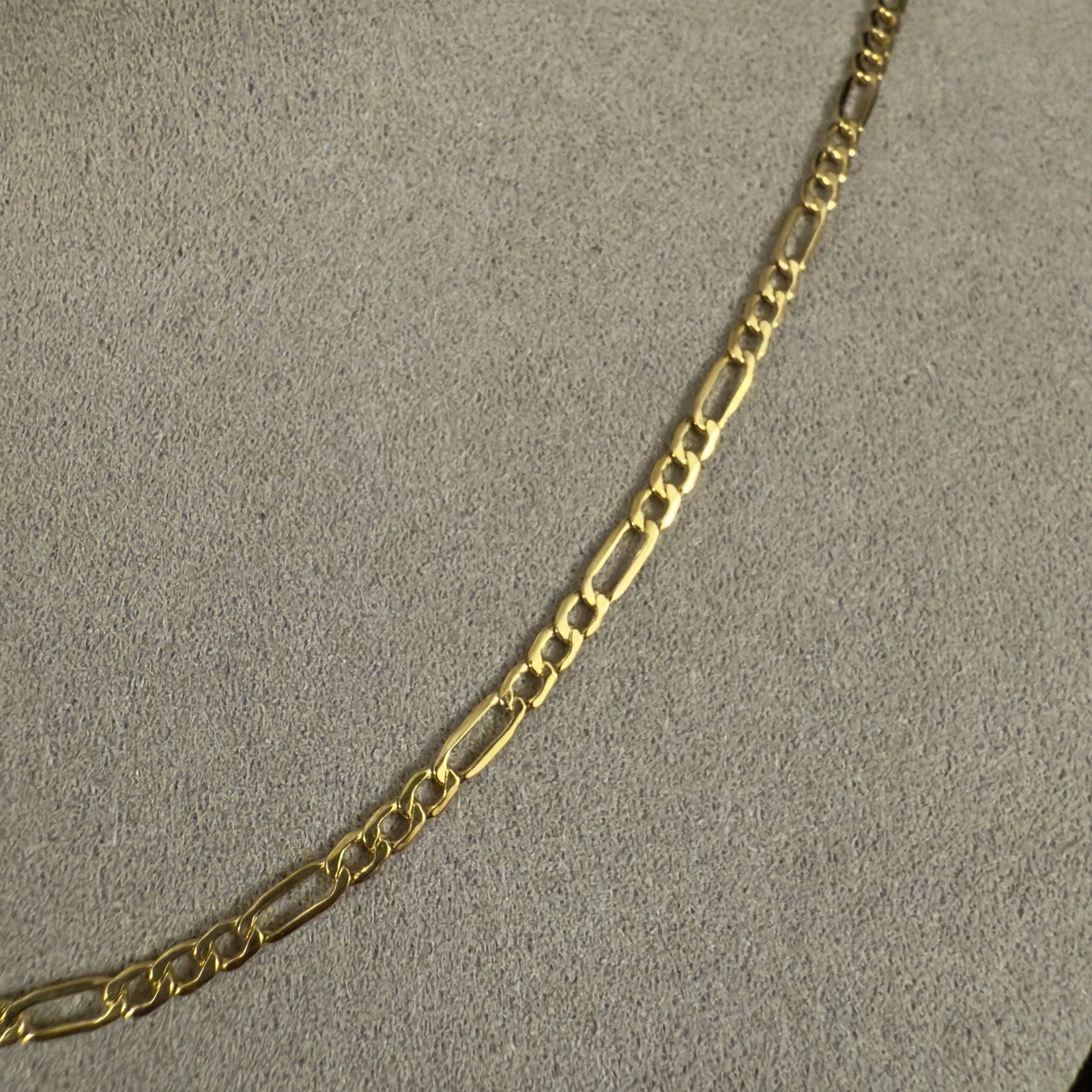 Beautiful 14k Gold Figaro Chain 20in, 2.6mm~ NEW