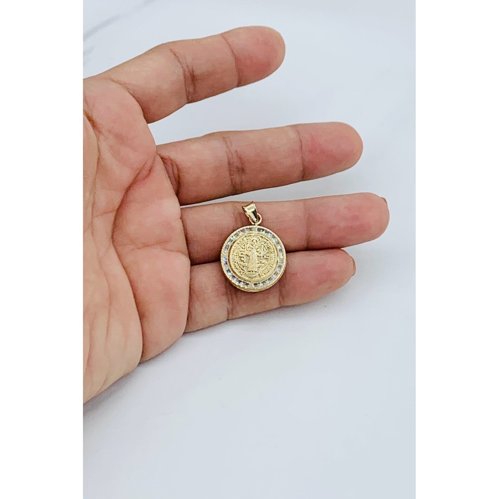 10k gold pendant San Benito Pendant St Benedict medallion – Medalla en oro