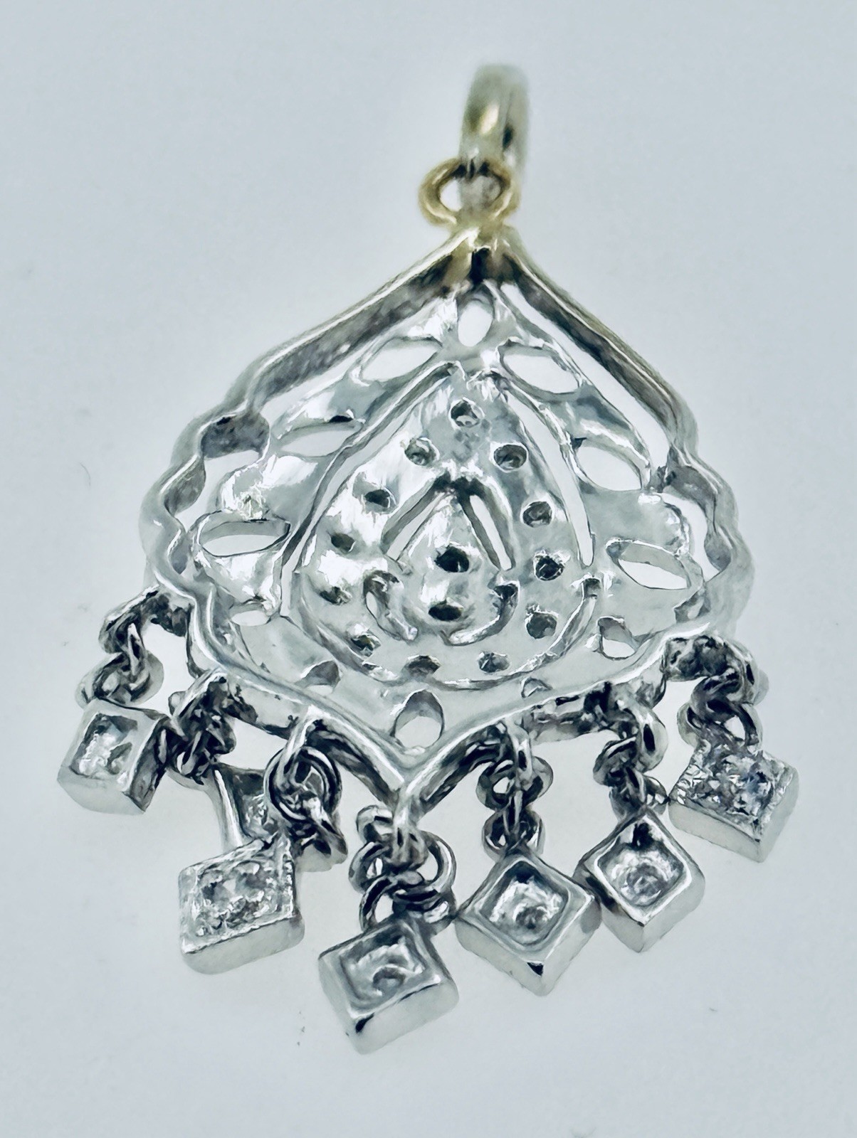 Estate 14K White Gold .30 Cttw Diamond Filigree Chandler Pendant. 2.87g approx