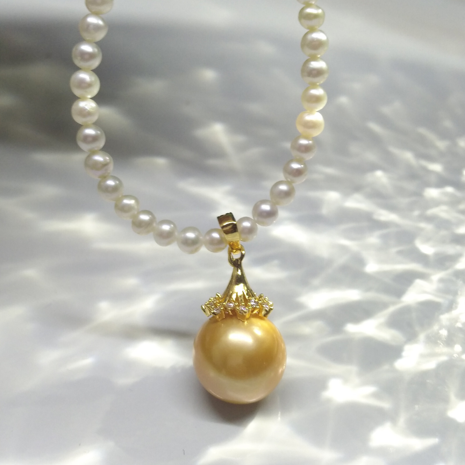Trendy South Sea Real White Pearl Necklace +11-10mm Round Golden Pendant 14KGP