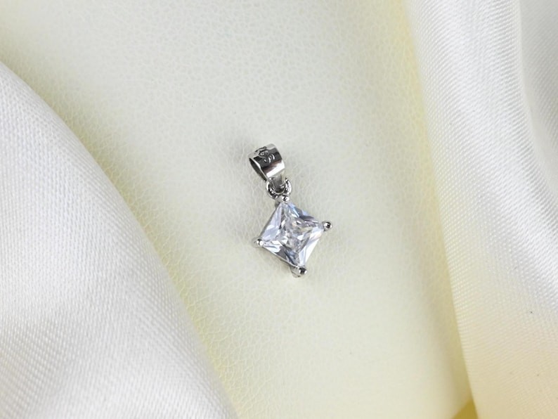 15 Ct Natural Certified White Zircon Loose Gemstone 925 Solid Silver Pendant