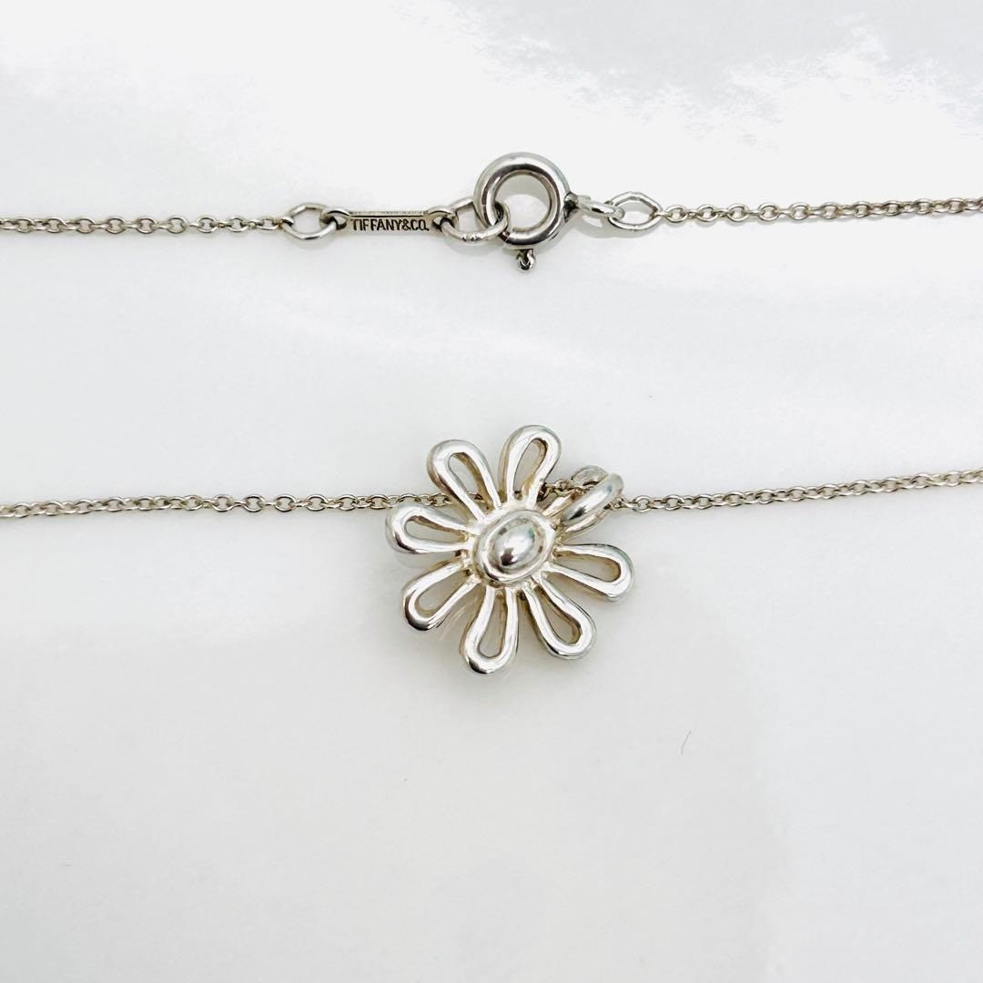 Tiffany & Co. Paloma Picasso Daisy Flower Pendant Necklace Silver 925