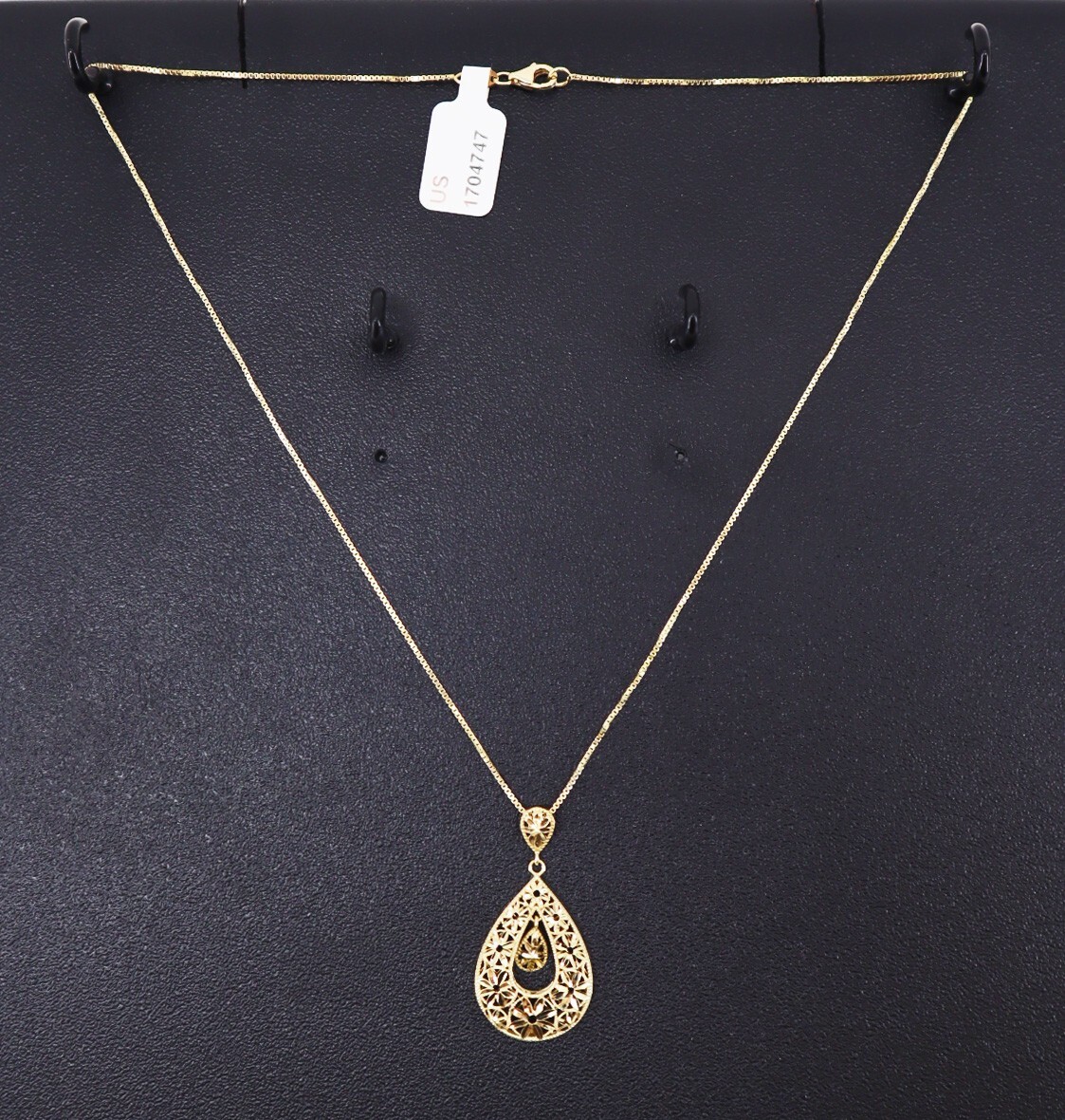 14kt Yellow Gold Satin and Polished Floral Lace Teardrop Pendant