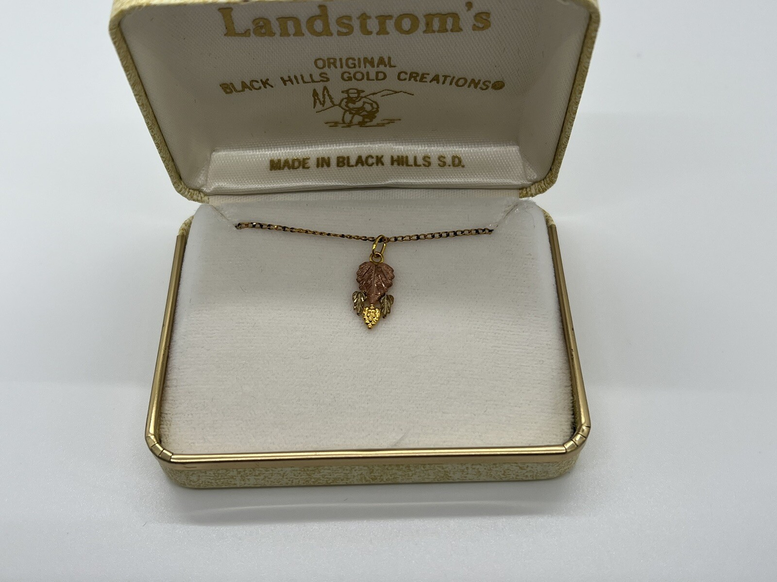 Landstrom’s Original Black Hills Gold Three Leaf Grape Pendant 10K Necklace Box
