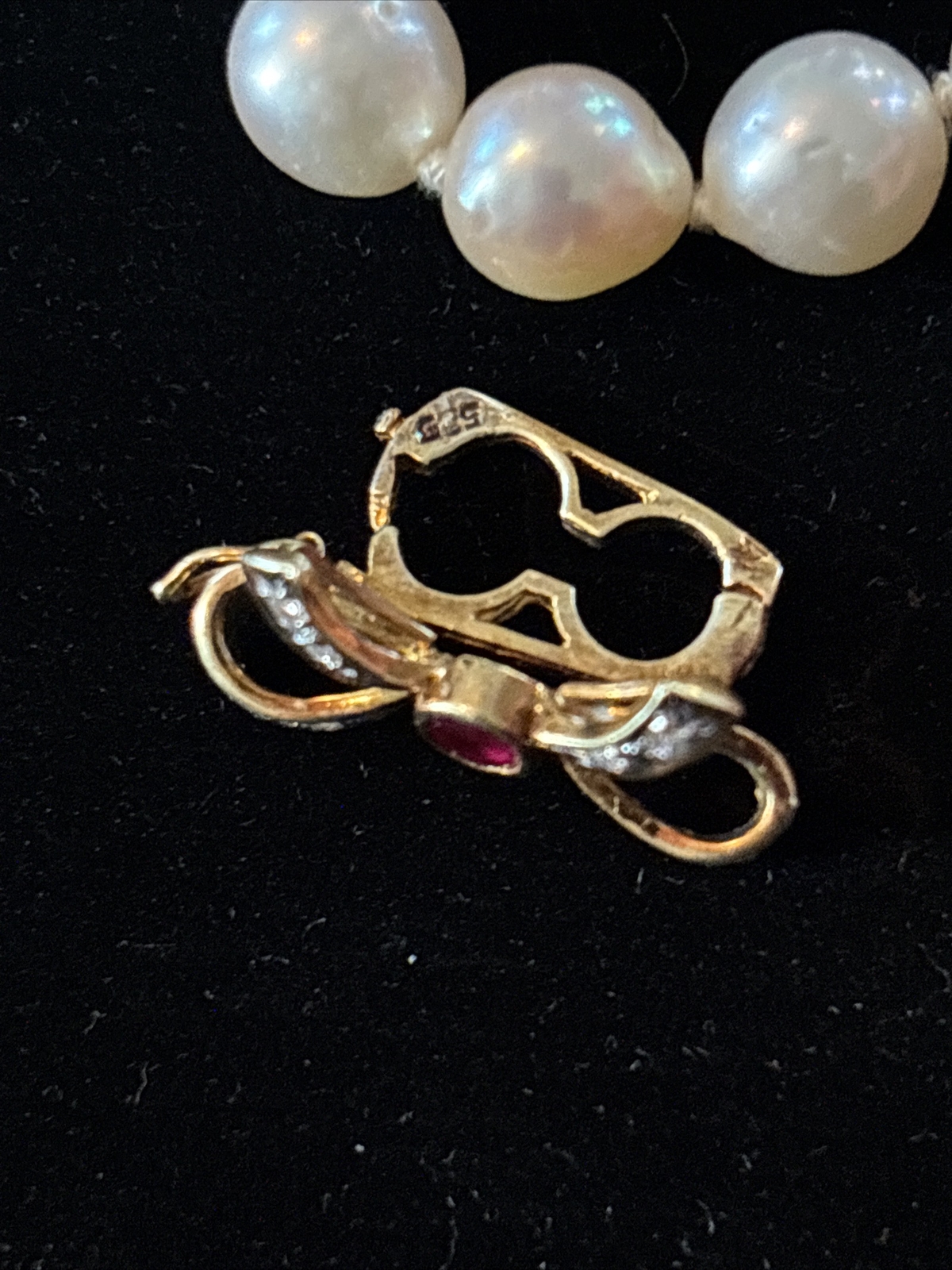 VTG 31” Pearl Necklace 14K Gold Diamond Clasp & Gold Ruby Diamond Bow Enhancer