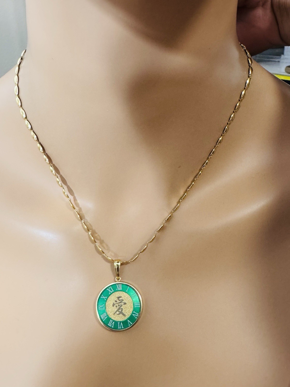 K18 Japan Gold Round Green Love Pendant W/ Necklace 17/17.5” Long 15g 4mm