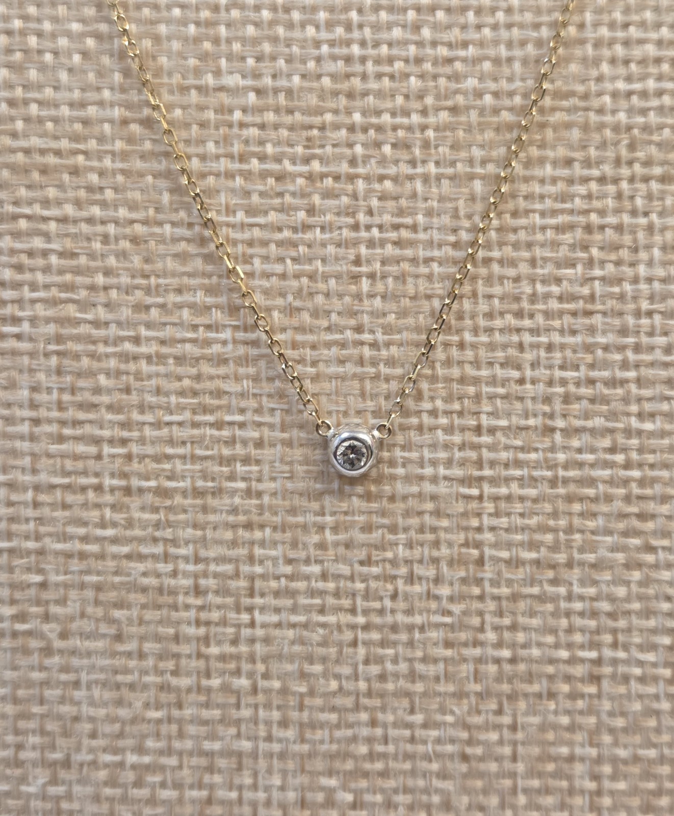 Stunning 10k Yellow & White Gold Solitaire Diamond 19″ Necklace