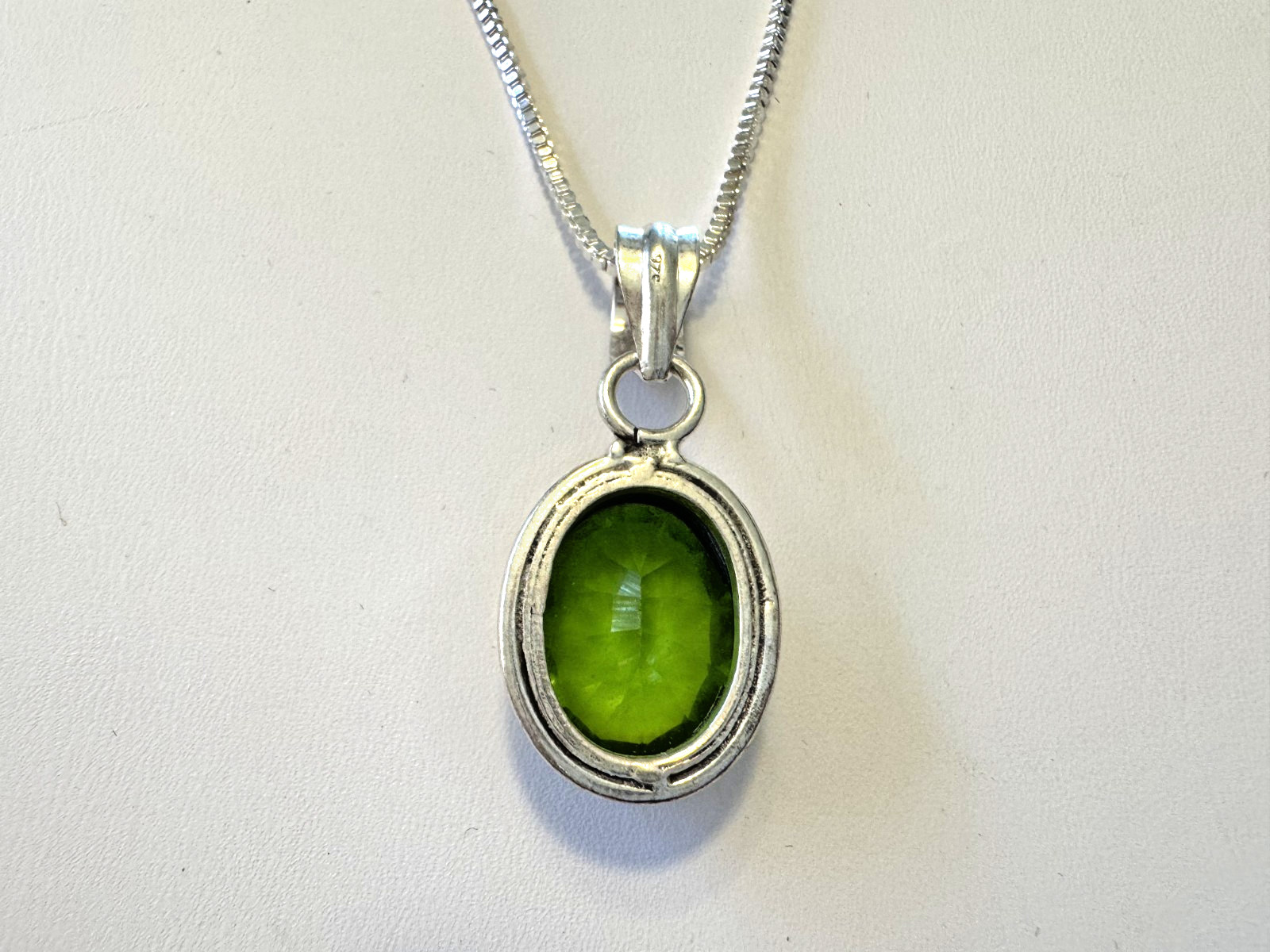 Sterling Silver Pendant with 12 x 16 mm Oval Cut Emerald-Green Chrome Diopside