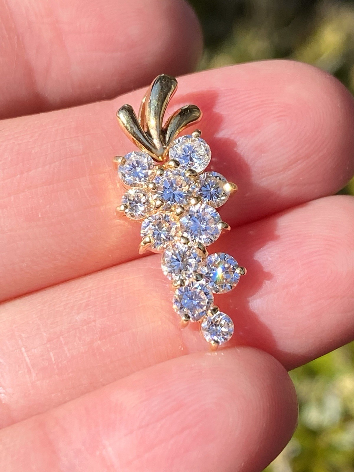 Stunning 18K Yellow Gold 1.50CTW 100% Natural Quality Diamond Pendant