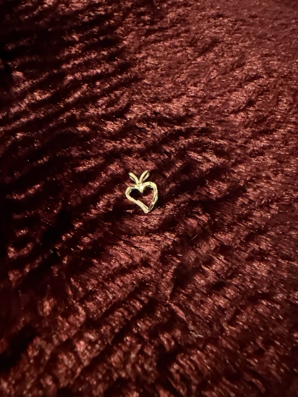 Vintage 14k Yellow Gold Diamond Cut Heart Charm Pendant 0.6g 1/2 Inch X 3/8 In