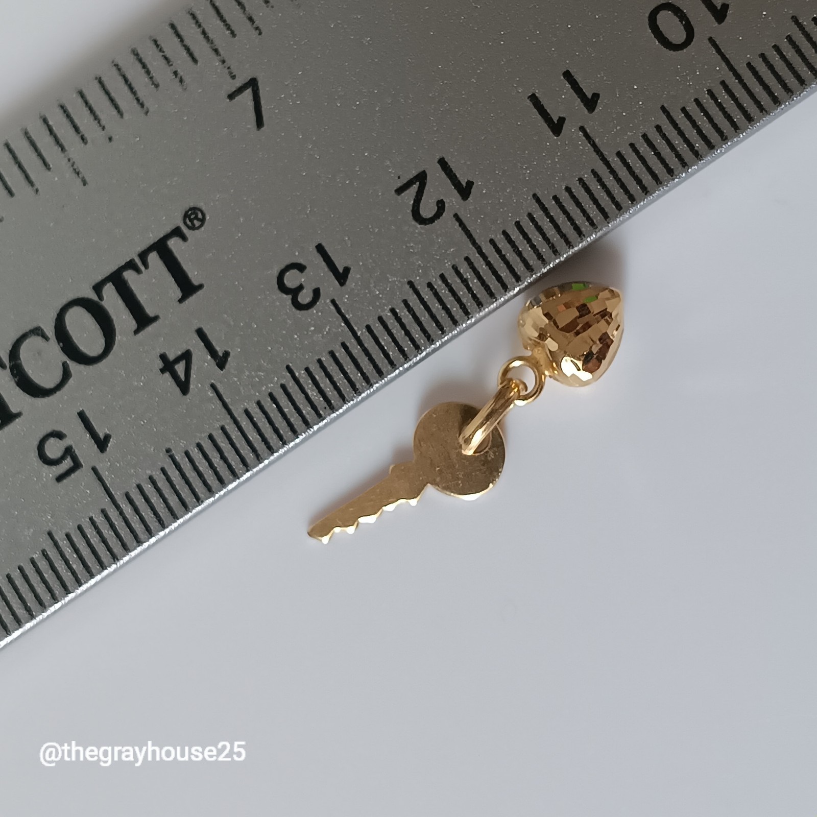 18k Yellow Gold Heart And Key Pendant Charm Jewelry Symbol Love Anniversary NEW