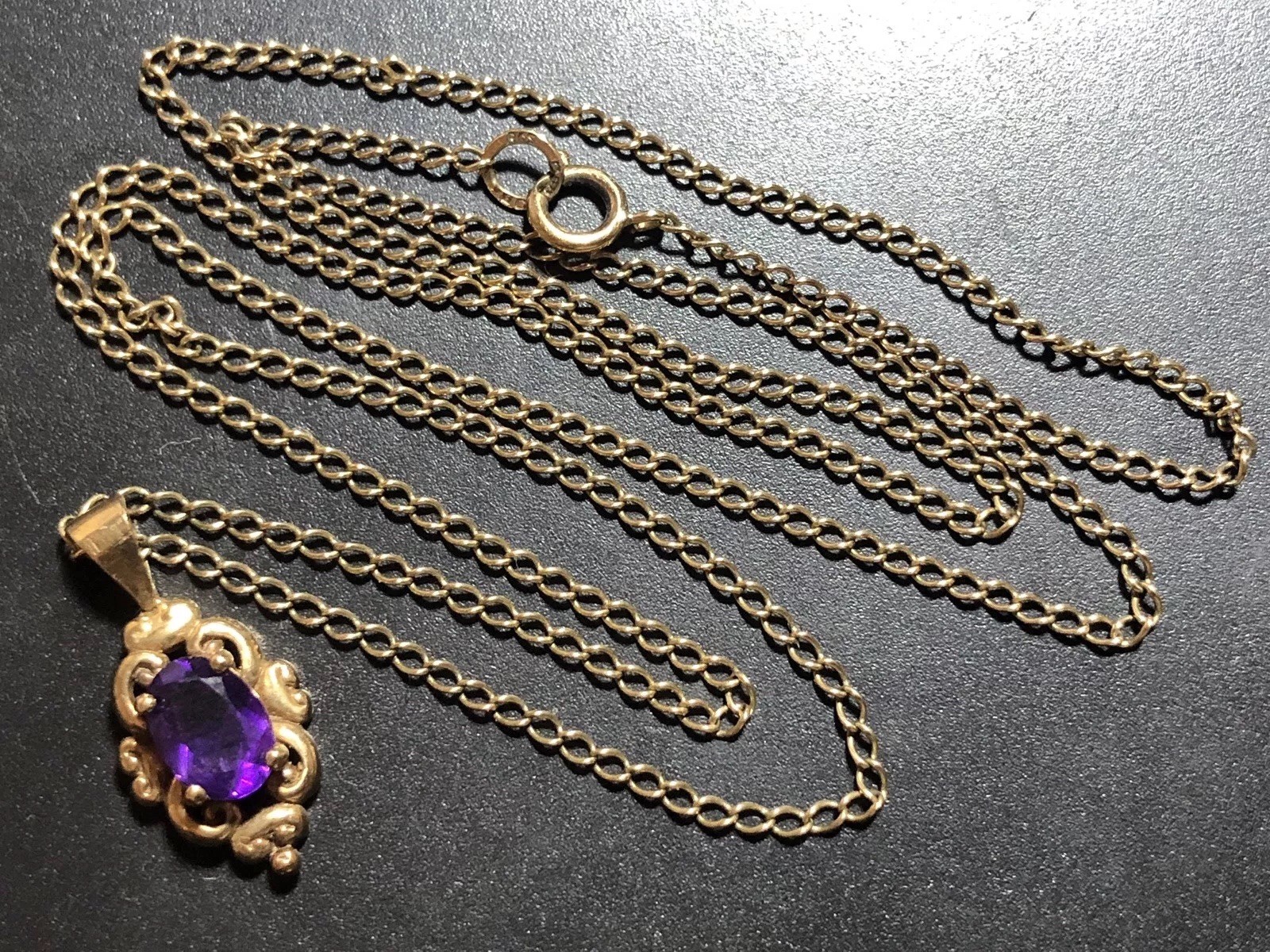 Vintage 9ct Gold Amethyst Pendant On 9ct Gold fine Necklace ,-2.81g