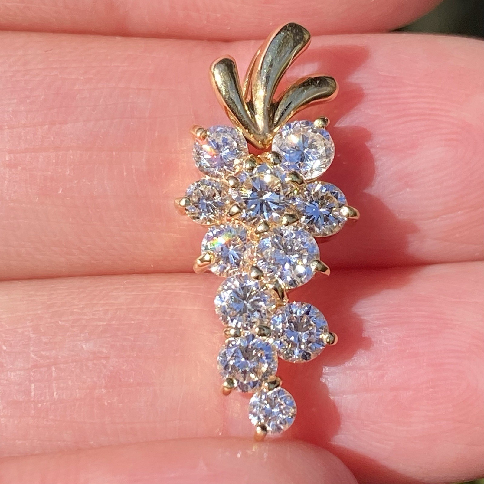 Stunning 18K Yellow Gold 1.50CTW 100% Natural Quality Diamond Pendant